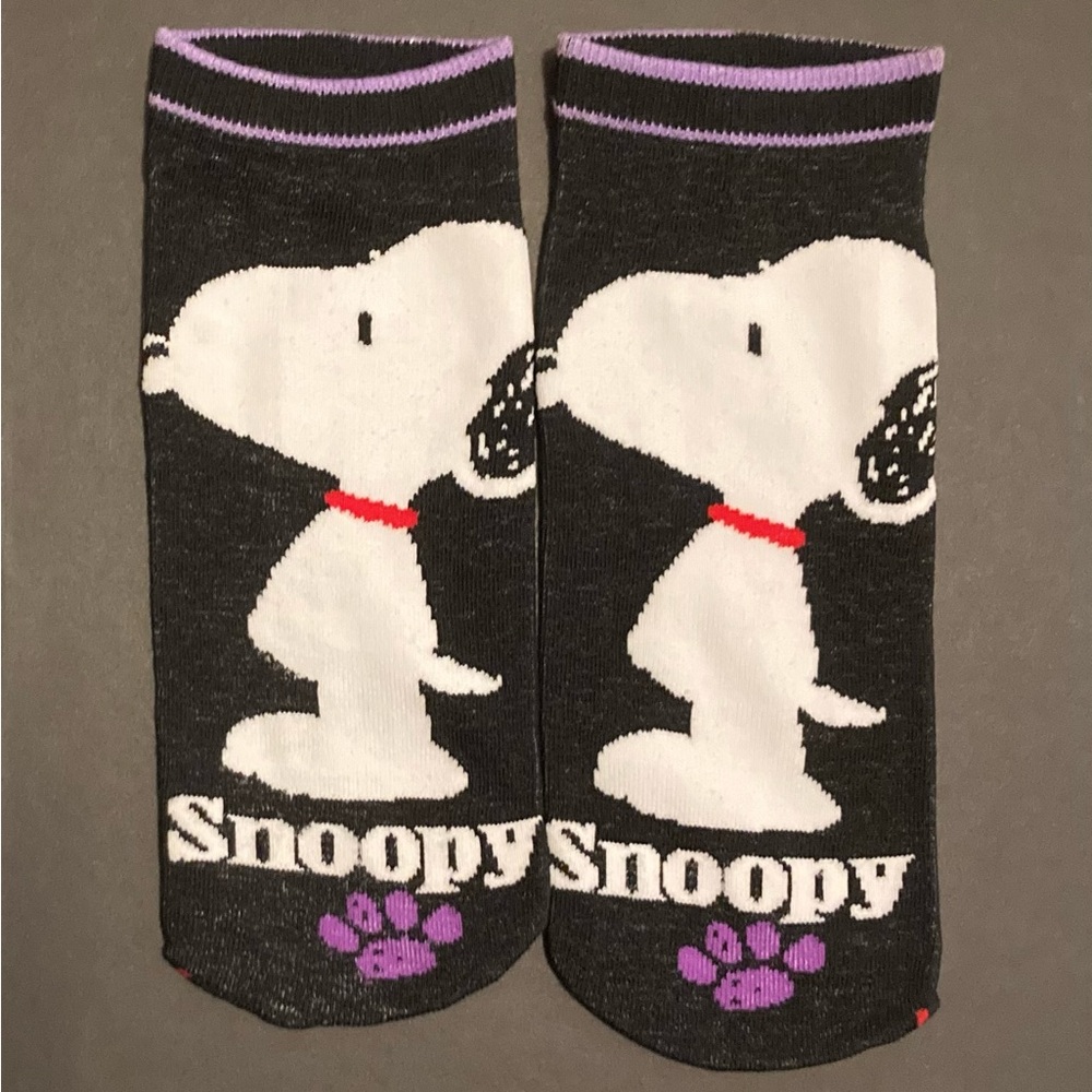 🐶🐾🧦 1 Pair NWOT Snoopy Peanuts Ladies Girls Black White Purple Cartoon Socks